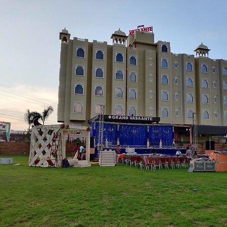 Hotel Grand Vasaante Bhilwara Buitenkant foto