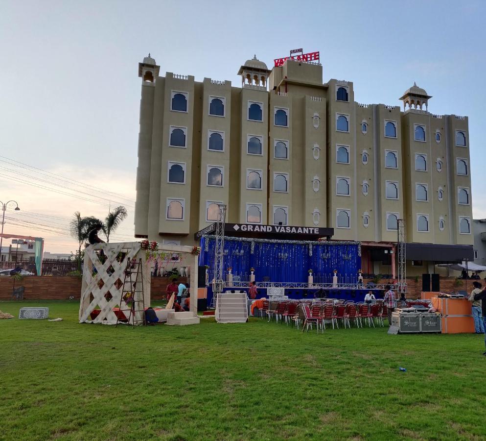 Hotel Grand Vasaante Bhilwara Buitenkant foto